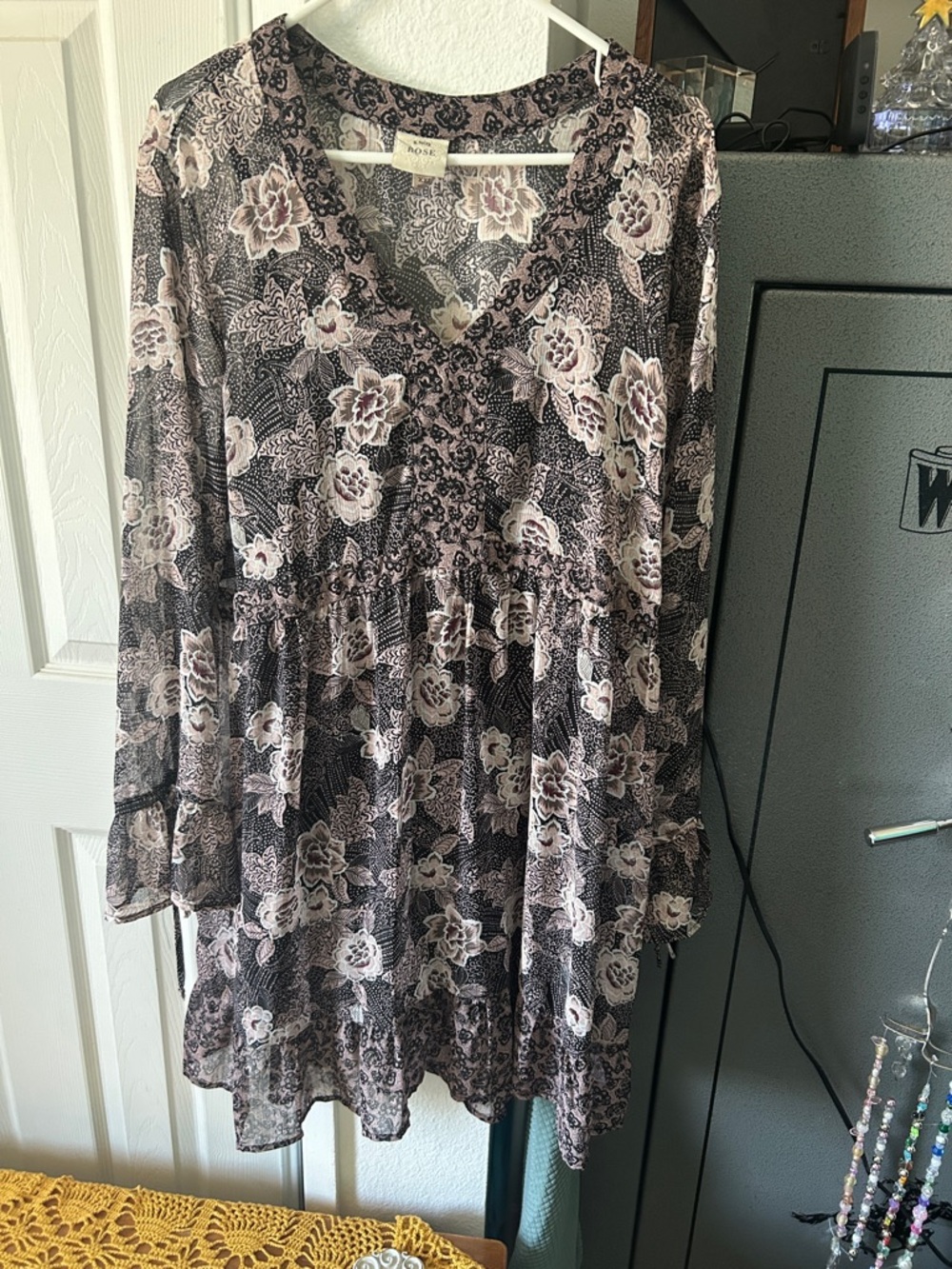 Knox Rose Black & Blush Floral V-Neck Tunic